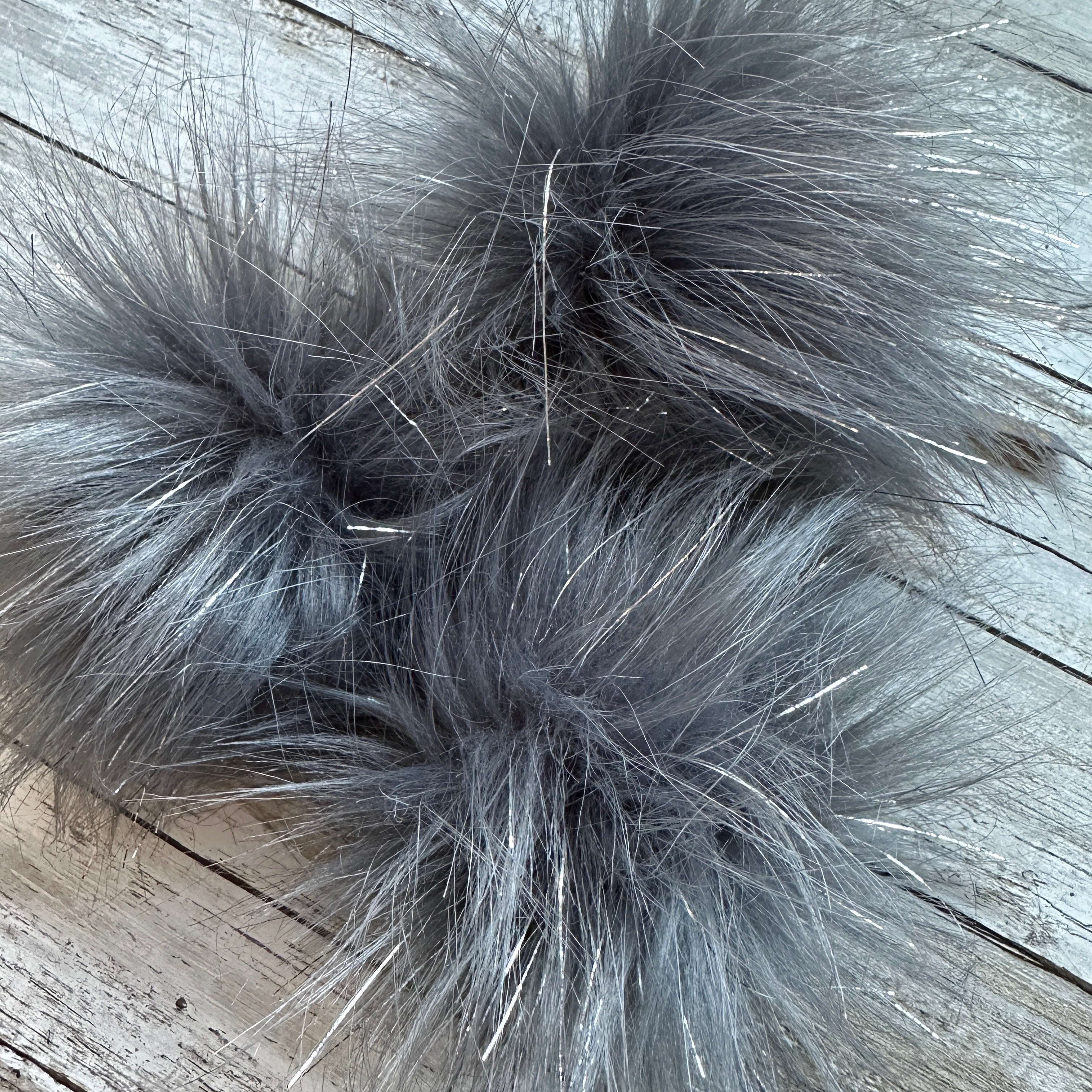 Pompom #132 Grey Sparkle