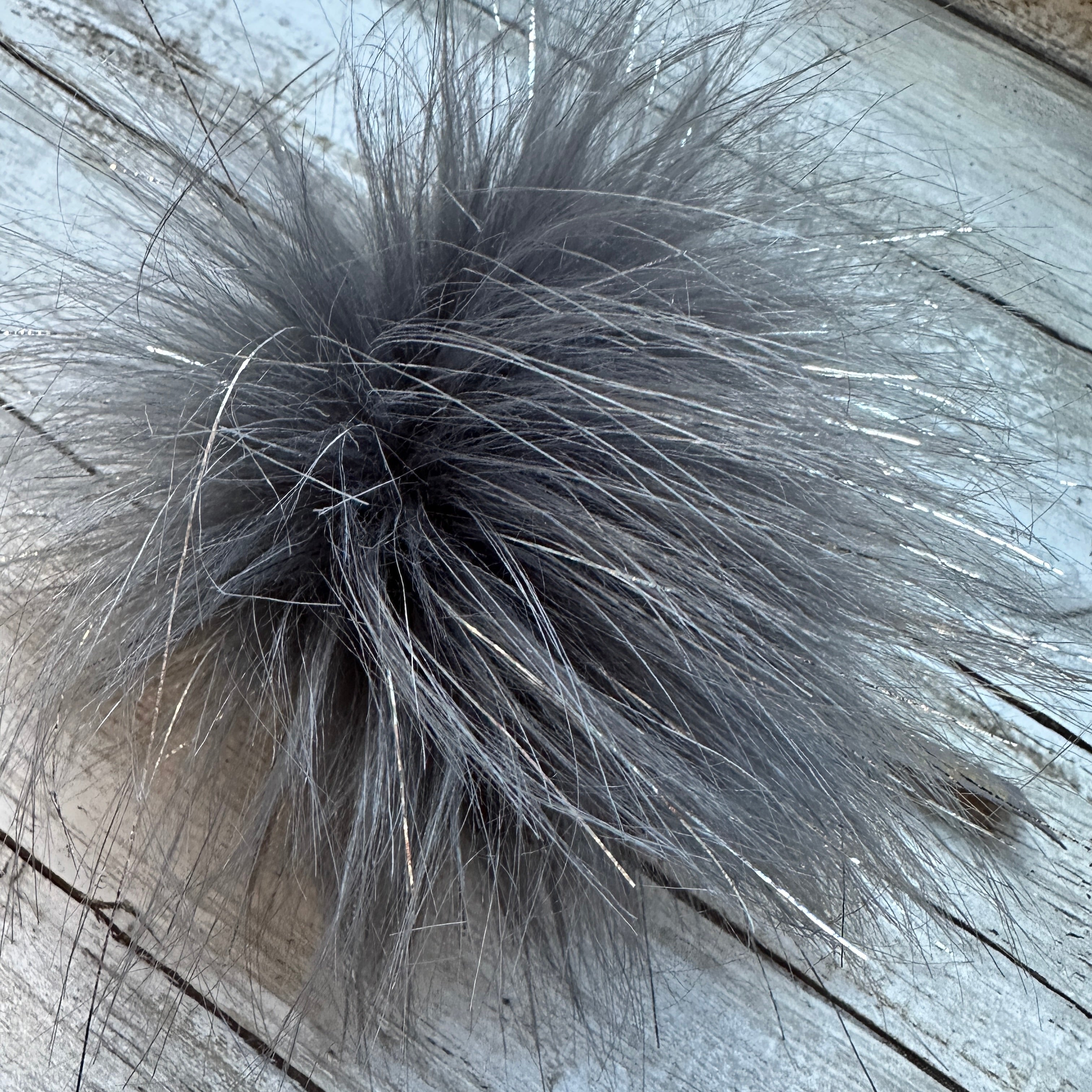 Pompom #132 Grey Sparkle