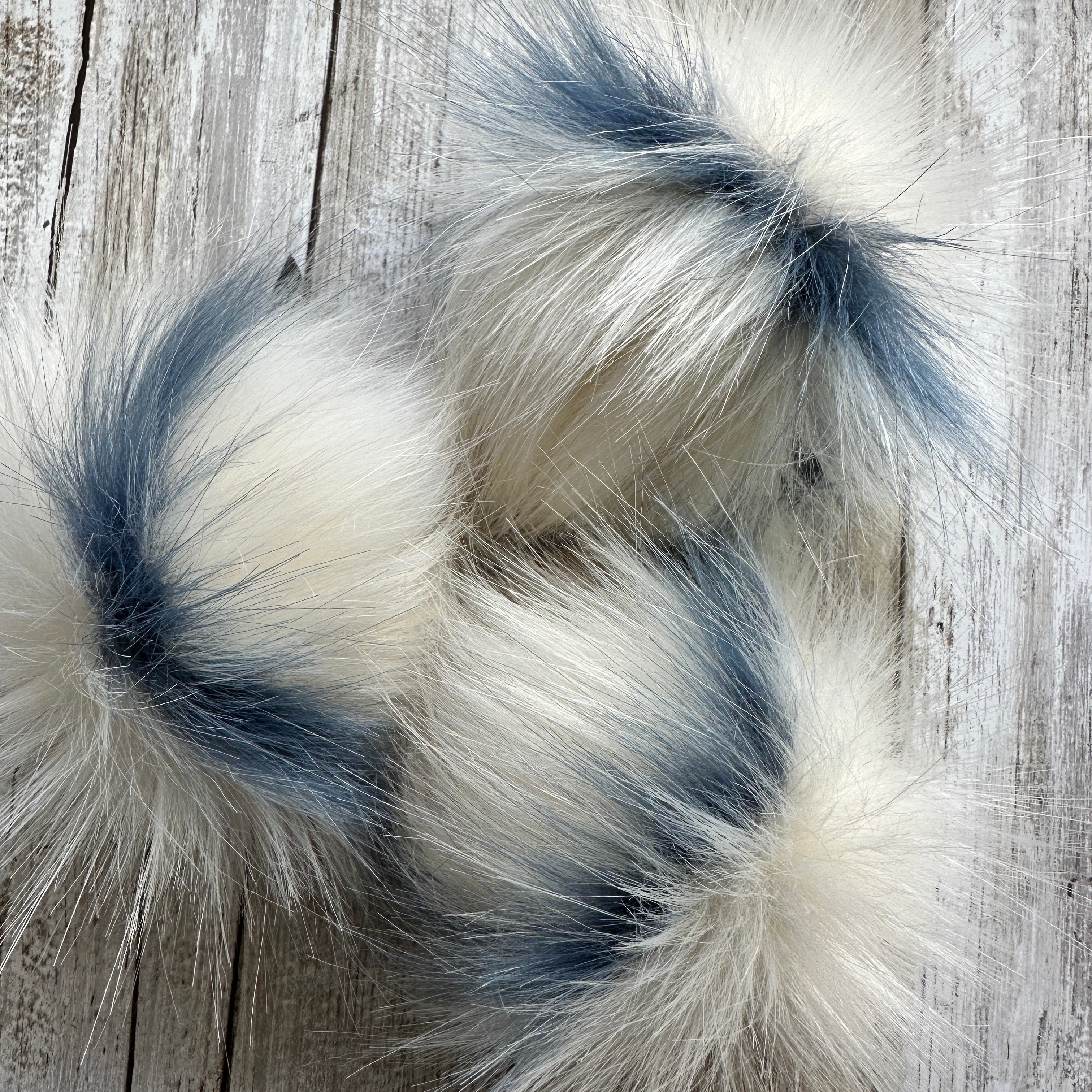 Pompom #137 Ivory w/ Blue | Grocery Girls Knit