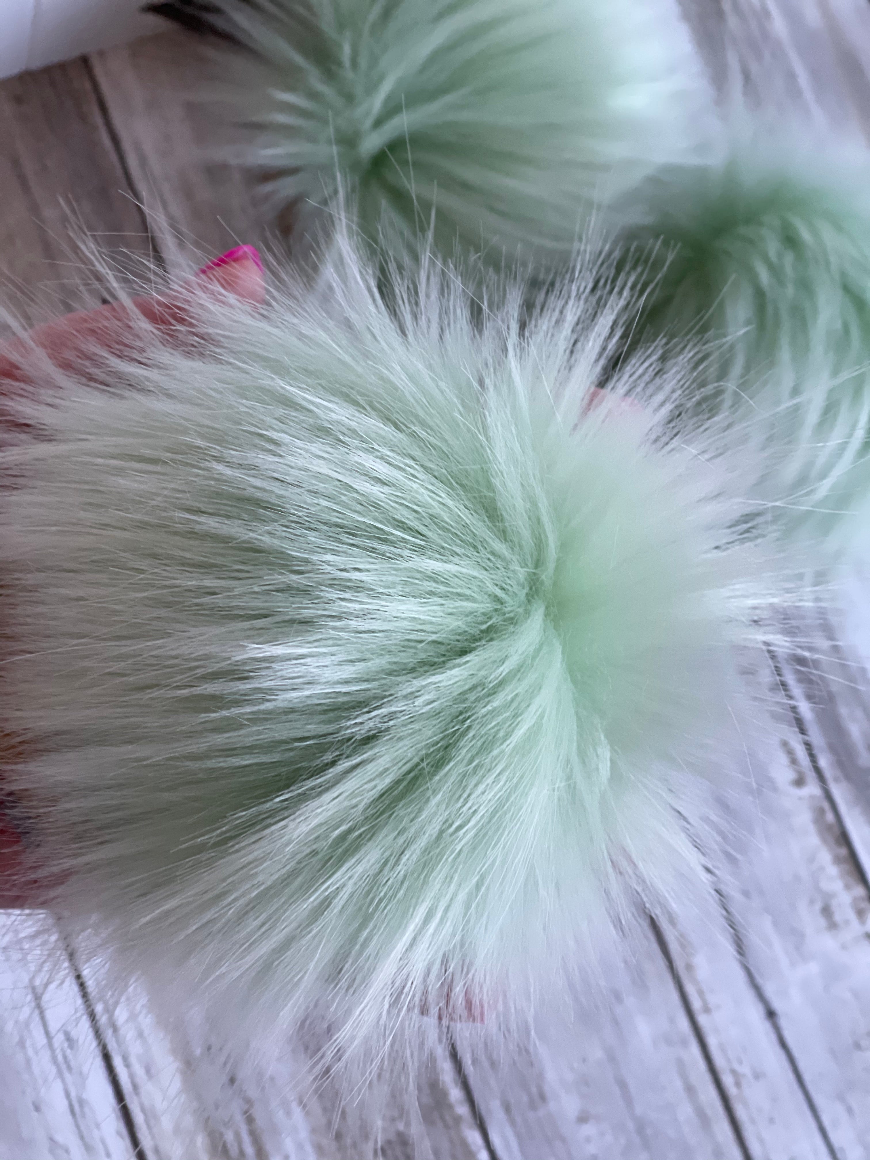 Pompom #67 -Mint L