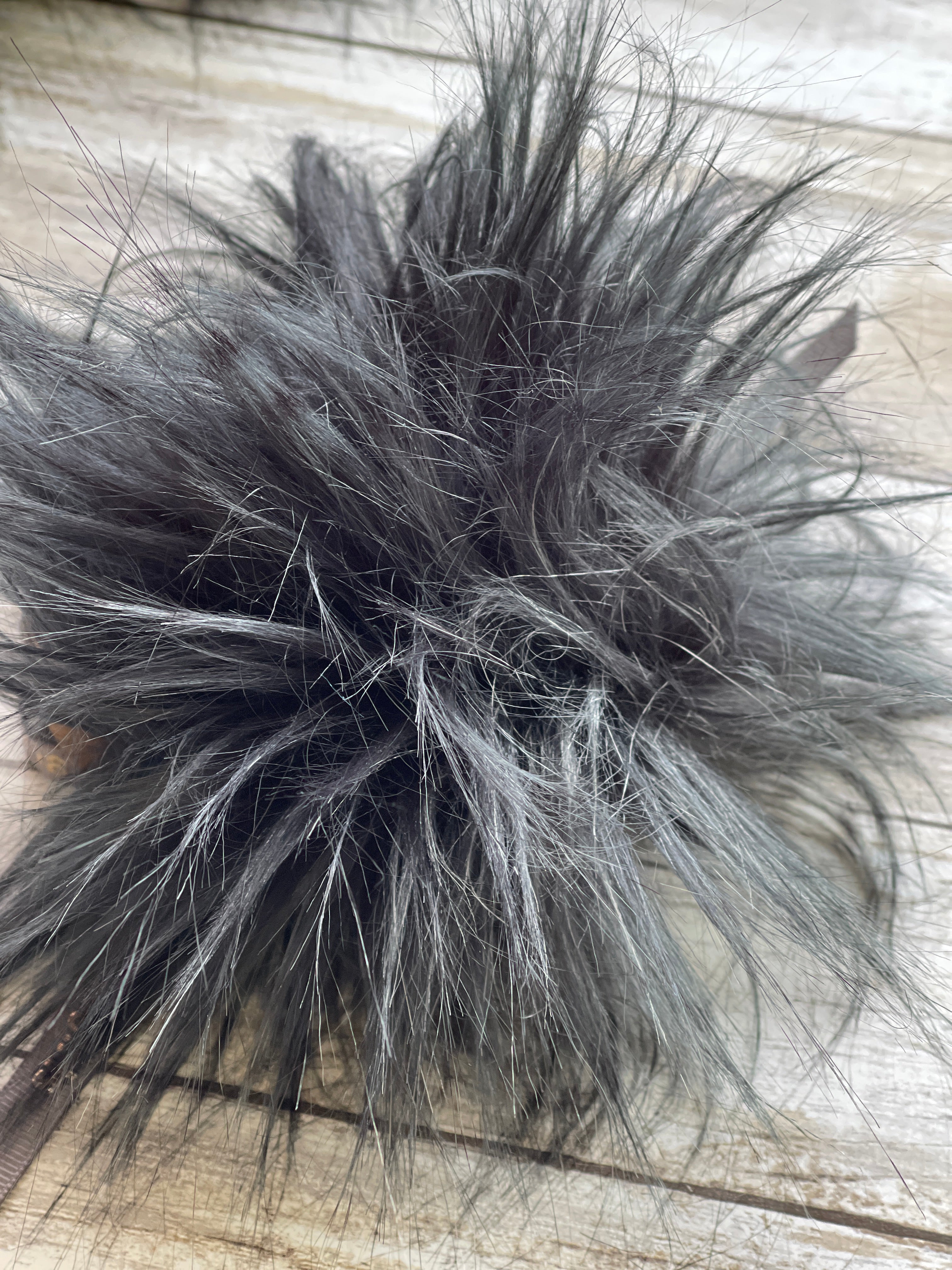 Pompom #77D Charcoal