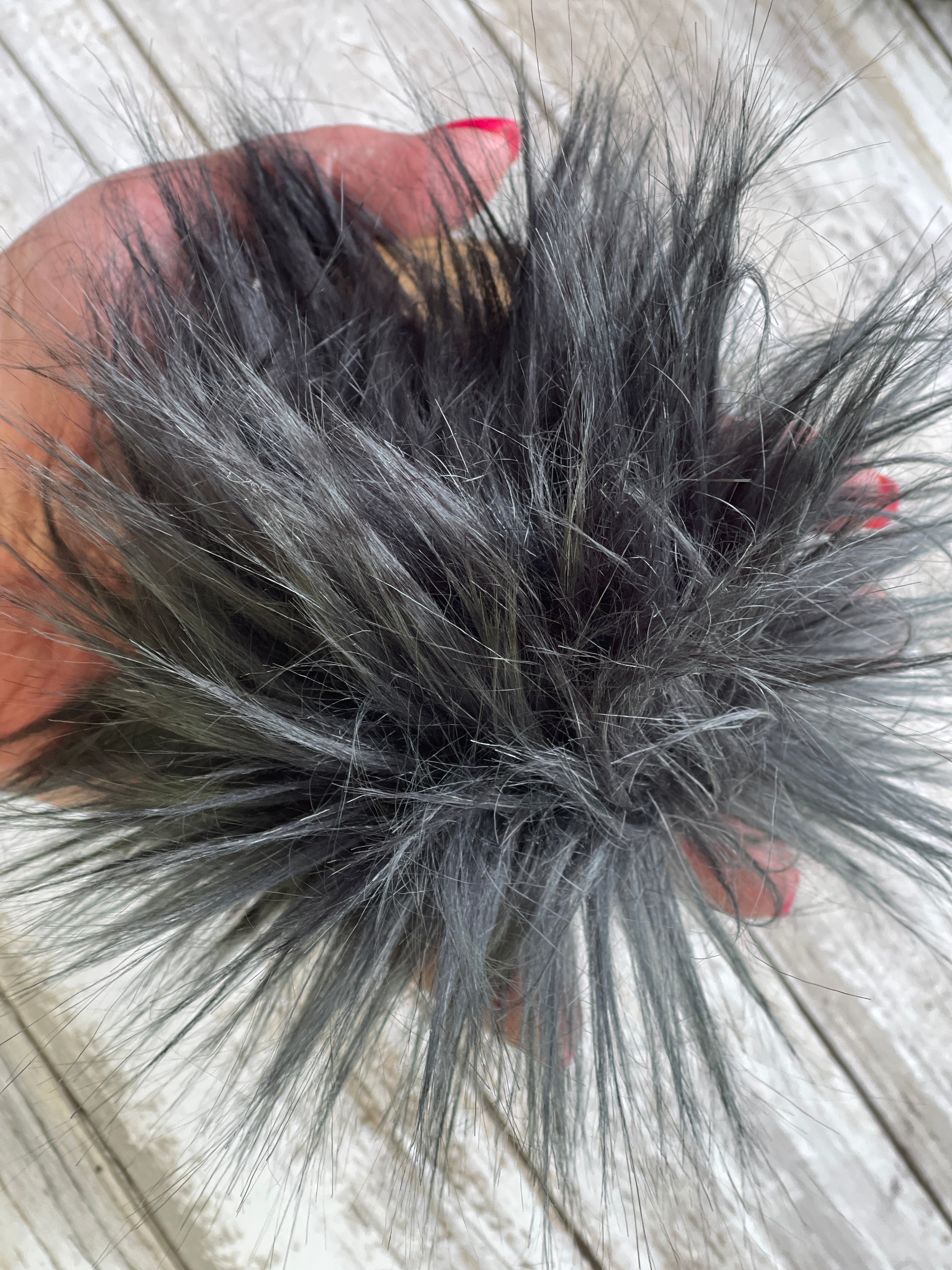 Pompom #77D Charcoal