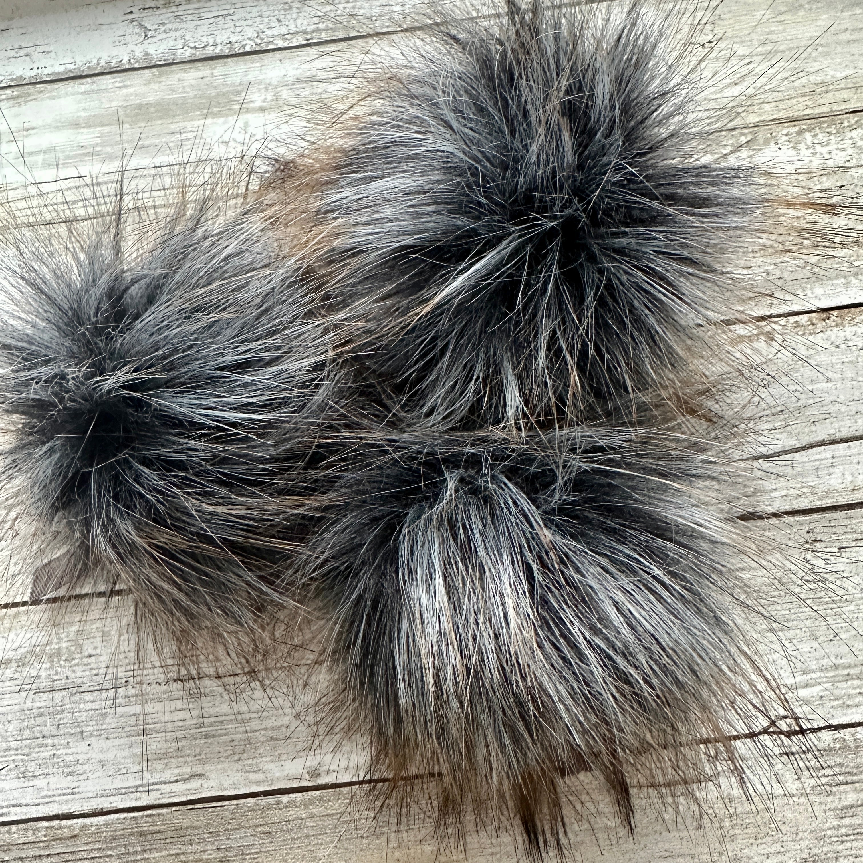 Pompom #122 Slate w/ Auburn Tip